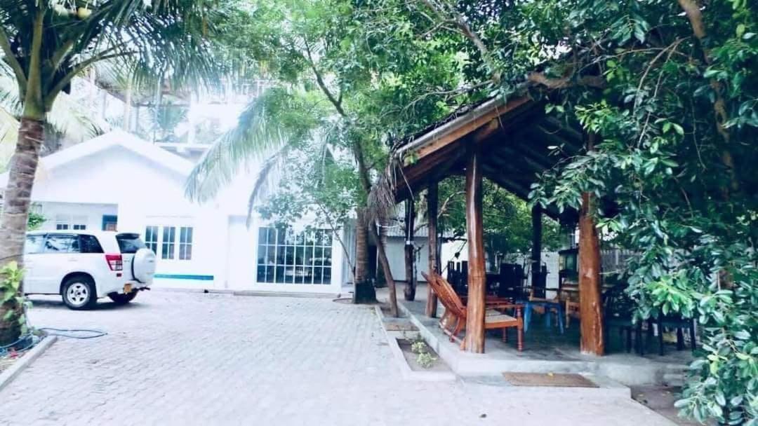 The Beach House , Nilaveli , 亭可马里 外观 照片