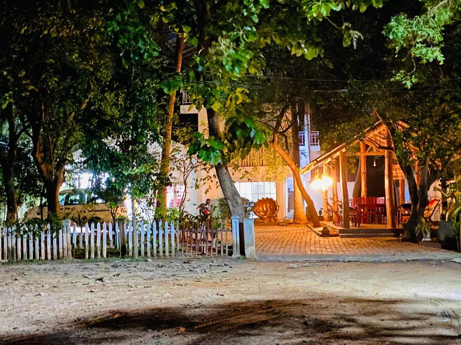 The Beach House , Nilaveli , 亭可马里 外观 照片